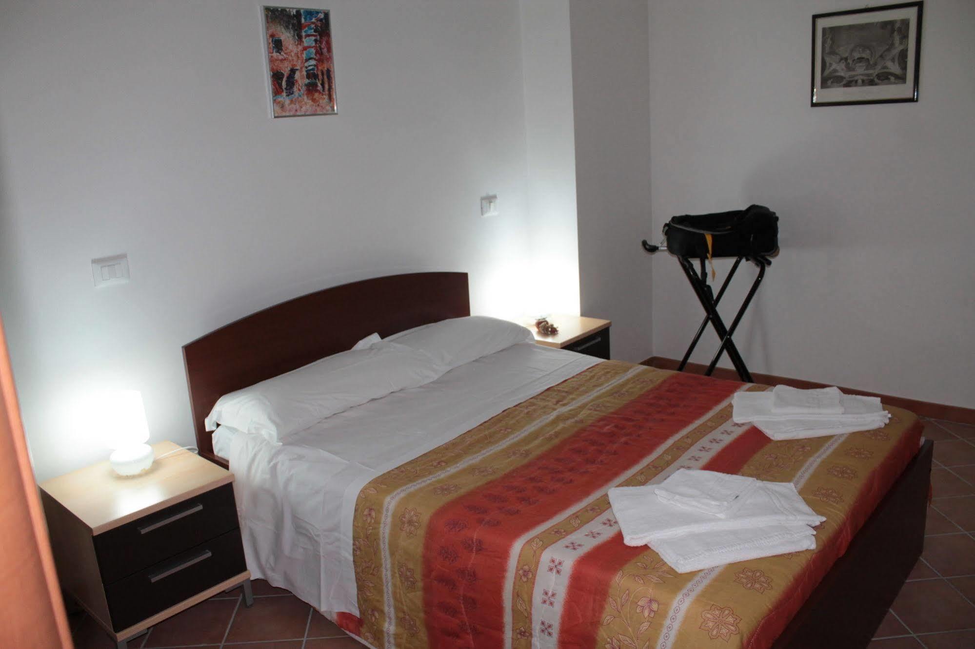 Residence Sol Levante ฟรัสกาตี ภายนอก รูปภาพ
