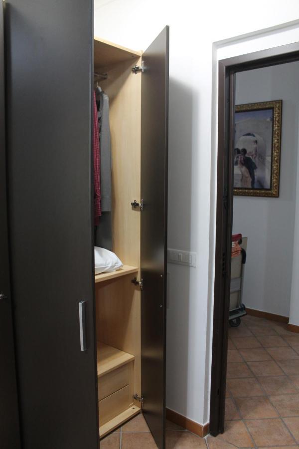 Residence Sol Levante ฟรัสกาตี ภายนอก รูปภาพ