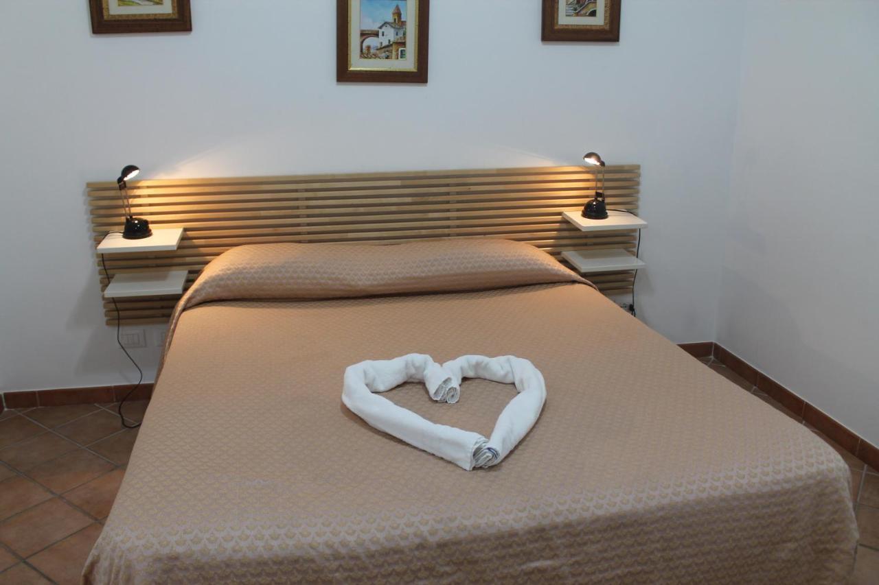 Residence Sol Levante ฟรัสกาตี ภายนอก รูปภาพ